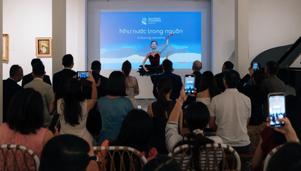 Standard Chartered elevates client experience with exclusive art exhibition